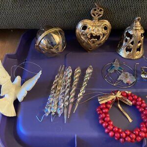 Beautiful Xmas Ornaments & Iciciles